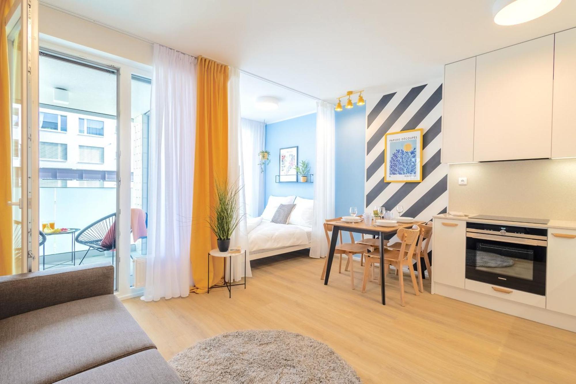 Yellow - Balcony, Free Parking, By Gravity Praga